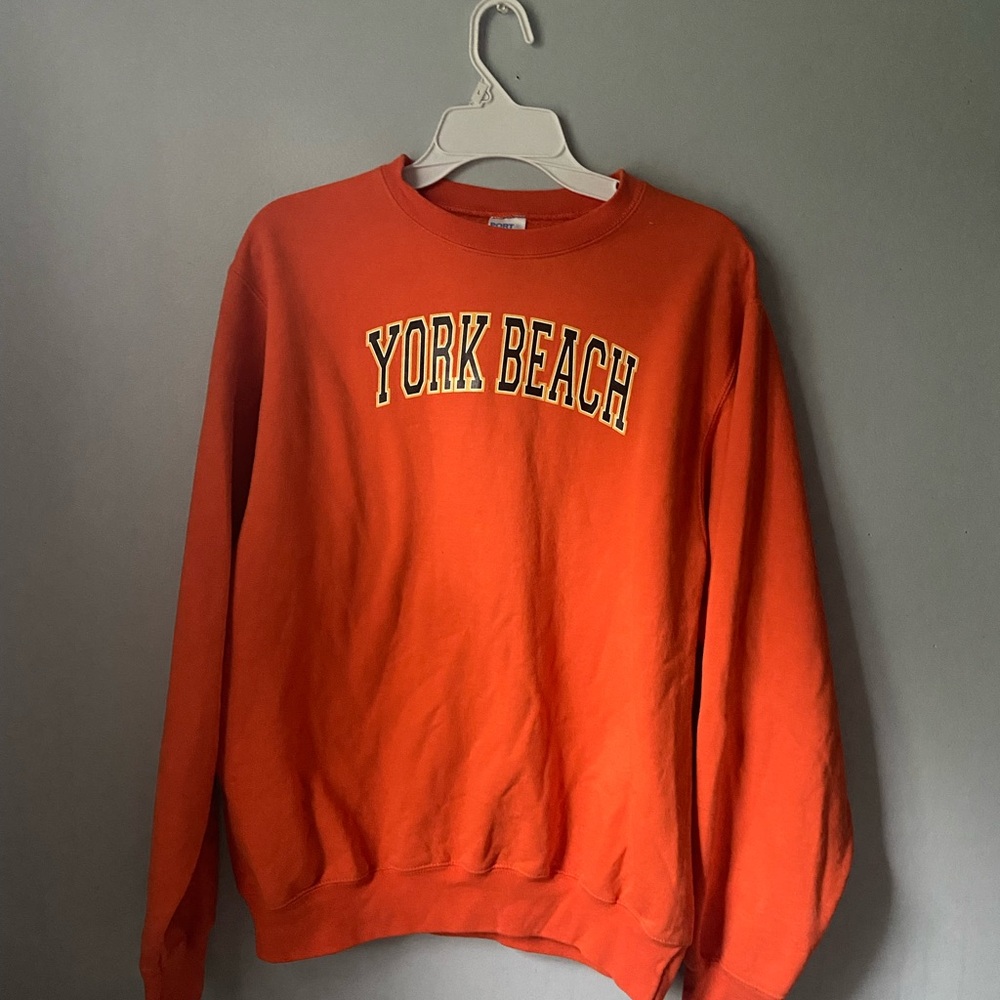 🌟 FREE IF BUNDLED York Beach Orange Sweatshirt